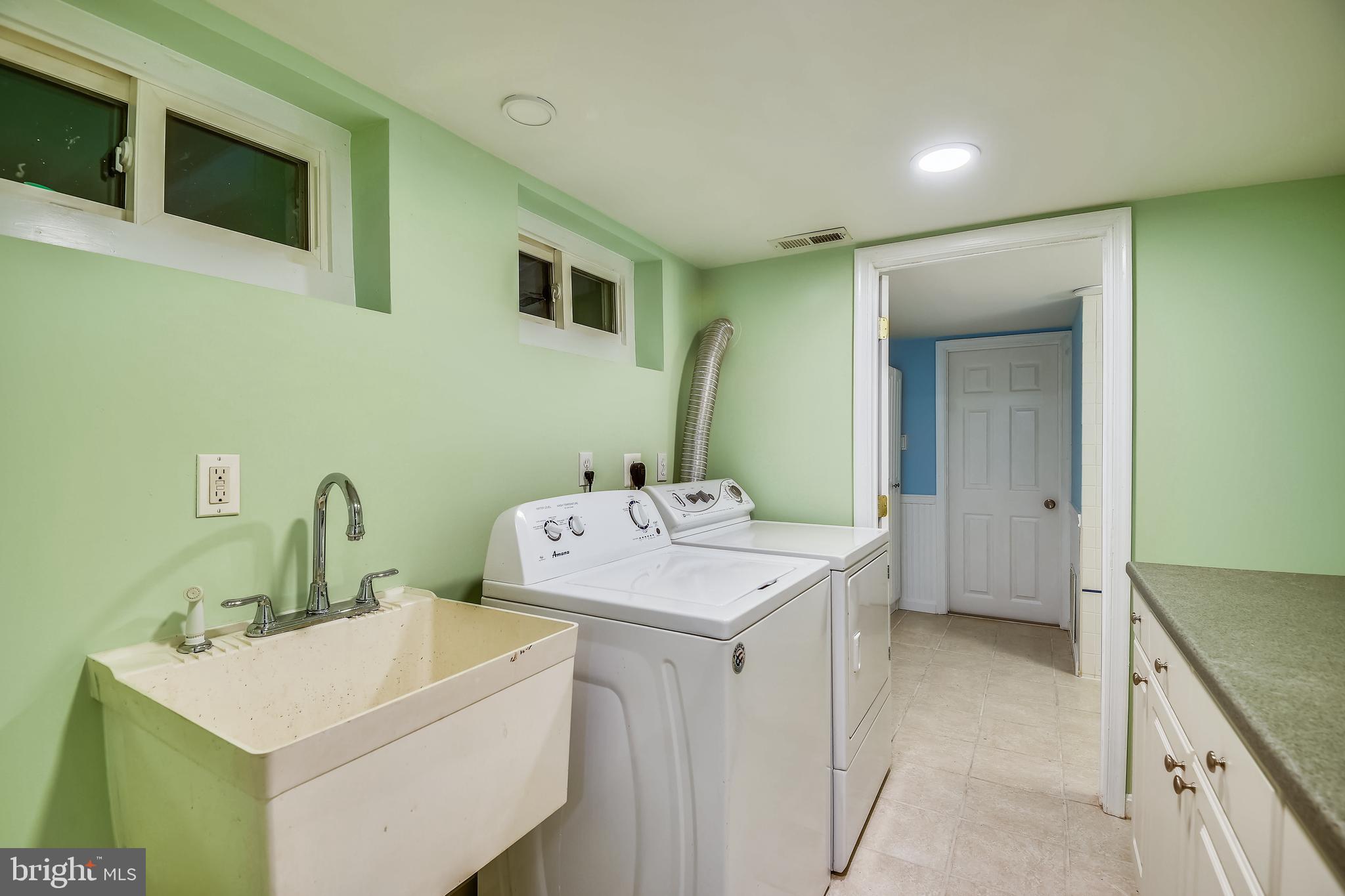 1031 Turkey Point Road Edgewater, MD 21037 - Photo 51 of 69 Laundry room