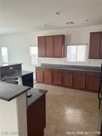 $1,875 | 5724 Port Douglas Court, Las Vegas, NV 89113
