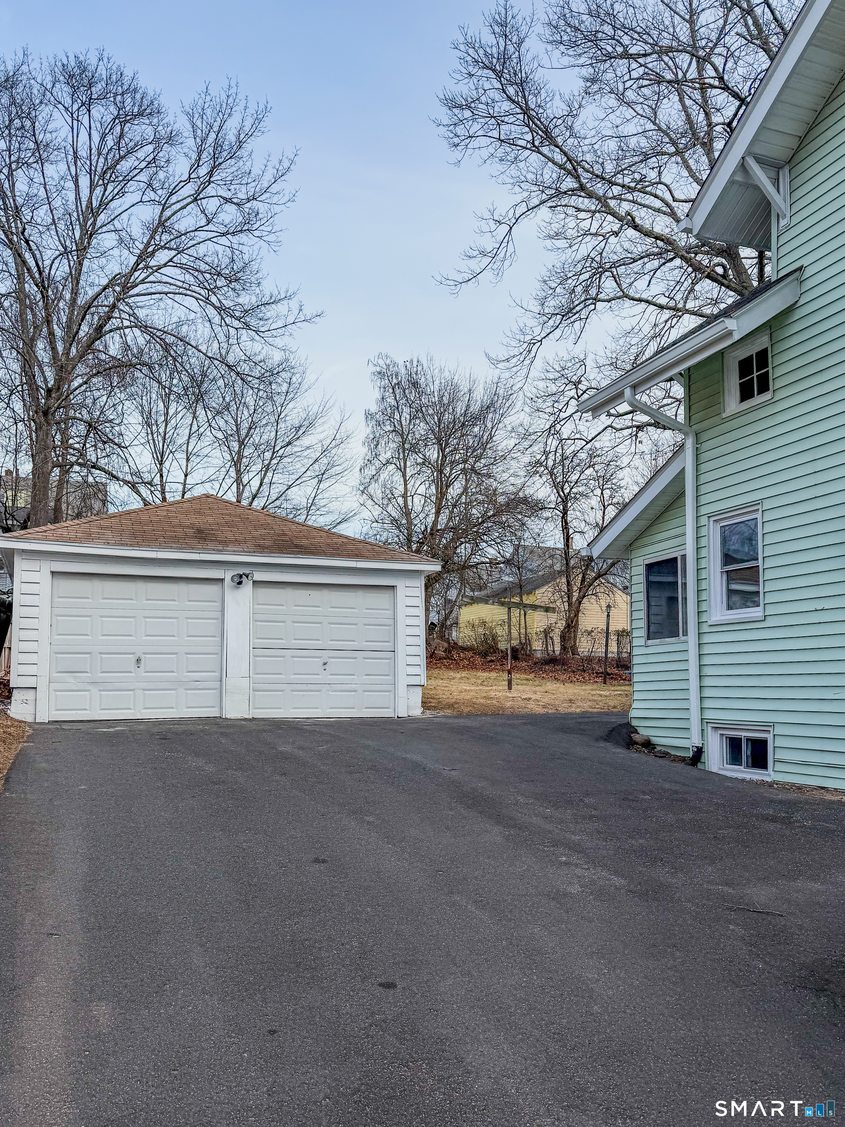 216 Cornwall Street Hartford, CT 06112 - Photo 6 of 38