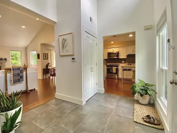 $3,500 | 21 North Loop, Rhinebeck, NY 12572