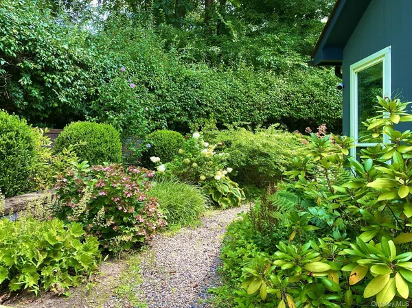 $3,500 | 21 North Loop, Rhinebeck, NY 12572