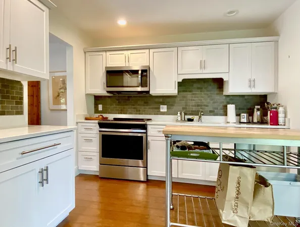 $3,500 | 21 North Loop, Rhinebeck, NY 12572