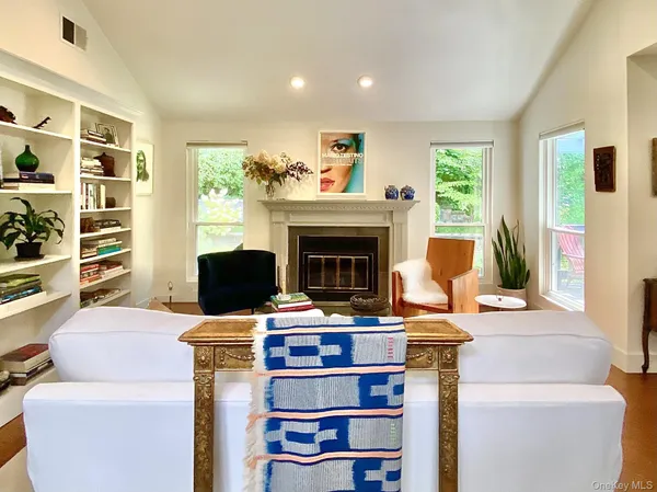 $3,500 | 21 North Loop, Rhinebeck, NY 12572