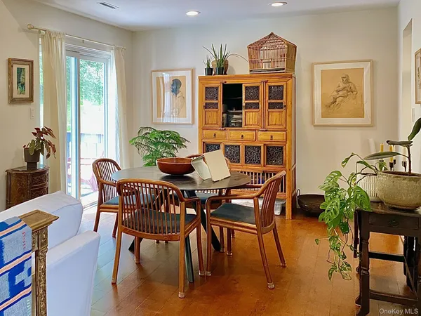 $3,500 | 21 North Loop, Rhinebeck, NY 12572