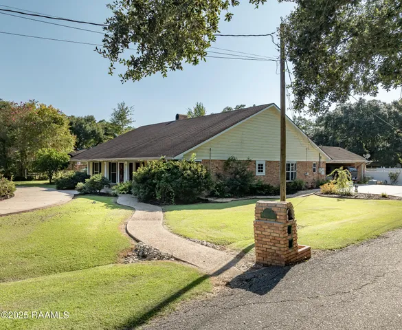 $245,000 | 320 North Morein Street, Ville Platte, LA 70586