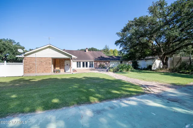 $245,000 | 320 North Morein Street, Ville Platte, LA 70586