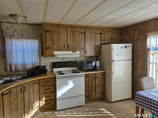 $57,000 | 15 Tunnel Hill Court, Lisbon, CT 06351