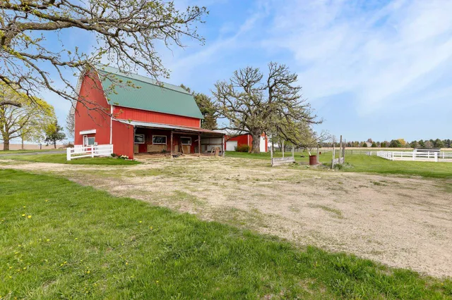 $1,275,000 | 4595 Mahoney Road, McFarland, WI 53558