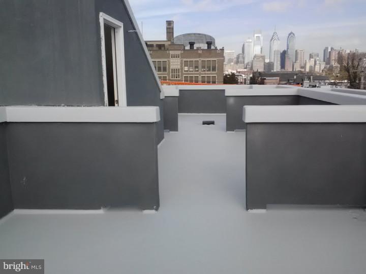 1900 Reed Street Philadelphia, PA 19146 - Photo 6 of 8 Deck