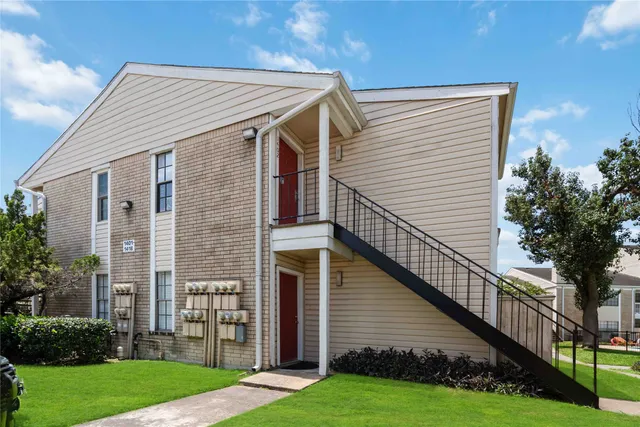 $130,000 | 2750 Holly Hall Street, Unit 1403, Houston, TX 77054