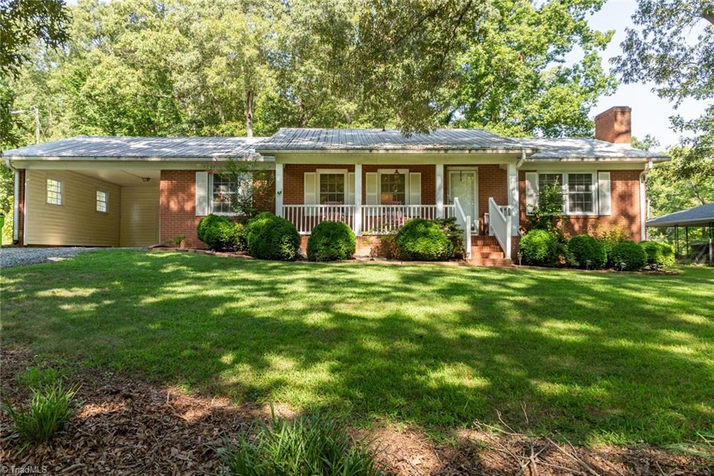 262 Boggs Road Thomasville, NC 27360 - Photo 1 of 33