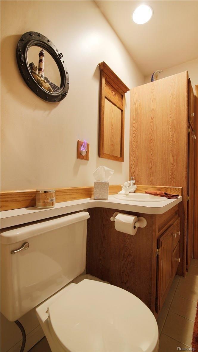 520 Angle Road Lapeer, MI 48446 - Photo 28 of 44 37.jpg
