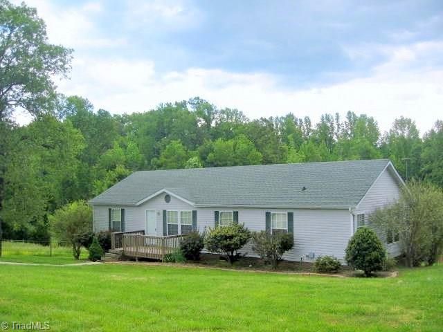 330 Crumpton Road Reidsville, NC 27320 - Photo 2 of 28