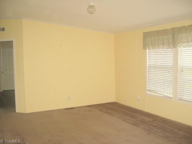 330 Crumpton Road Reidsville, NC 27320 - Photo 18 of 28 Living Room