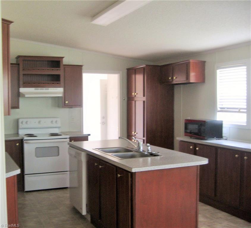330 Crumpton Road Reidsville, NC 27320 - Photo 21 of 28 Kitchen