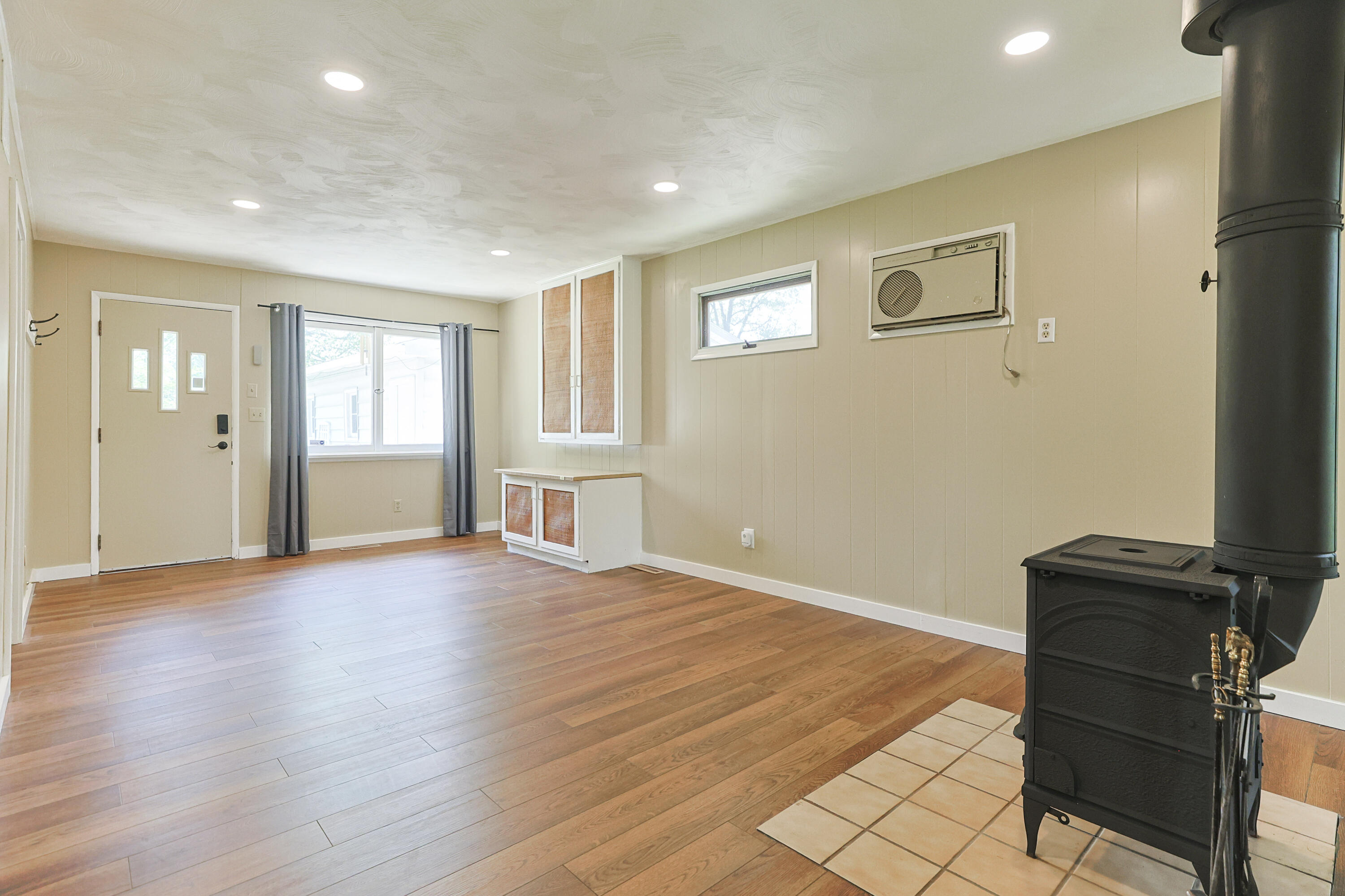 3011 Adams Road Niles, MI 49120 - Photo 13 of 44 Family Room