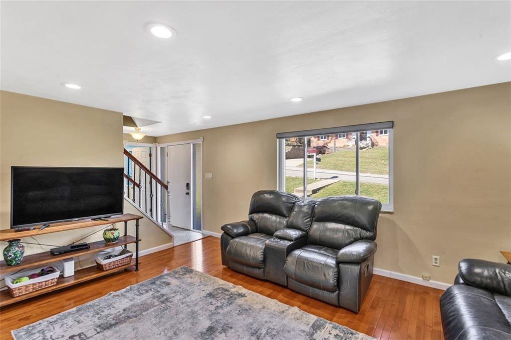 308 McIntyre Road Pittsburgh, PA 15237 - Photo 11 of 37