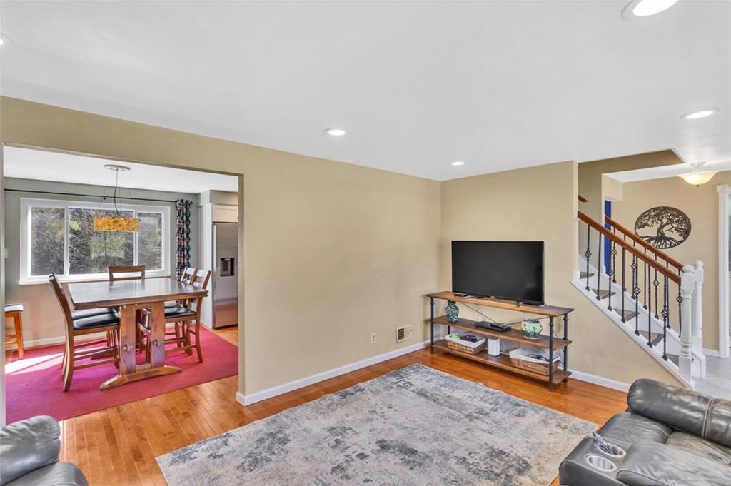 308 McIntyre Road Pittsburgh, PA 15237 - Photo 12 of 37