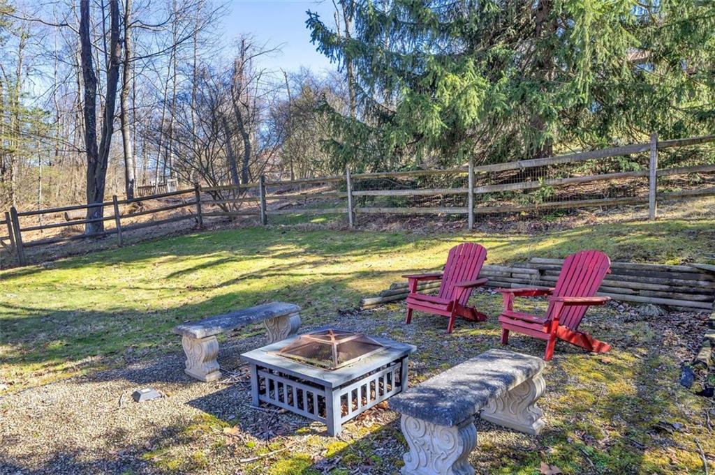 308 McIntyre Road Pittsburgh, PA 15237 - Photo 5 of 37