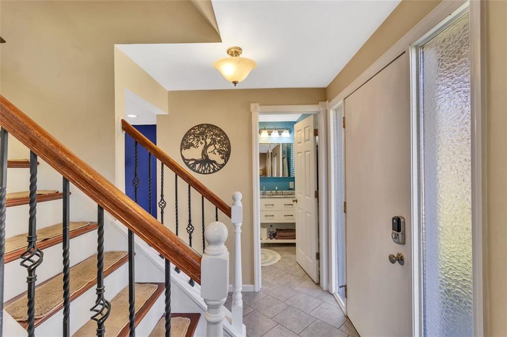 308 McIntyre Road Pittsburgh, PA 15237 - Photo 9 of 37