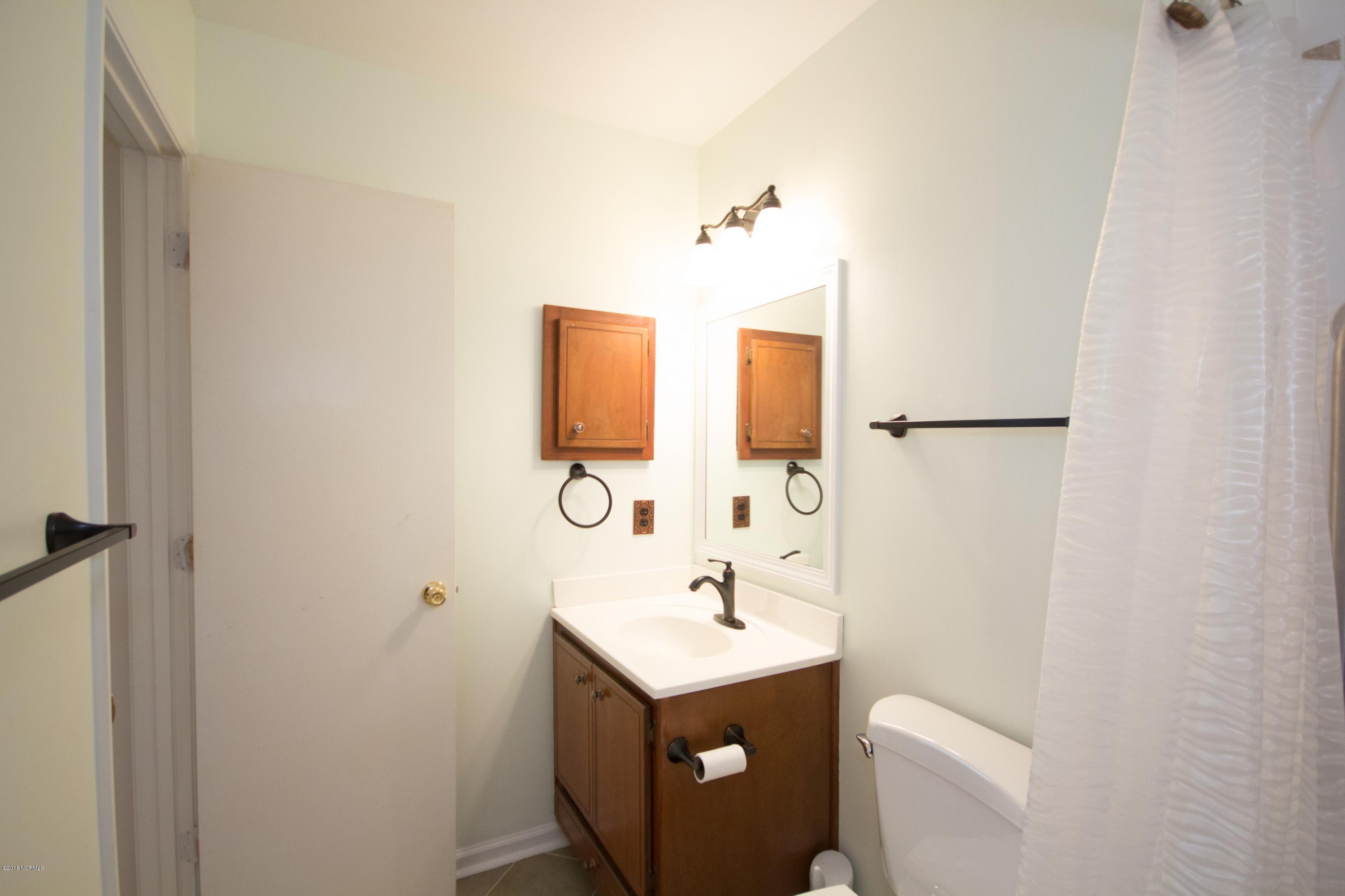 3012 Old Gate Road Morehead City, NC 28557 - Photo 6 of 25 Bathroom
