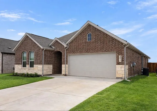 $2,350 | 3017 Dutch Road, Providence Village, TX 76227