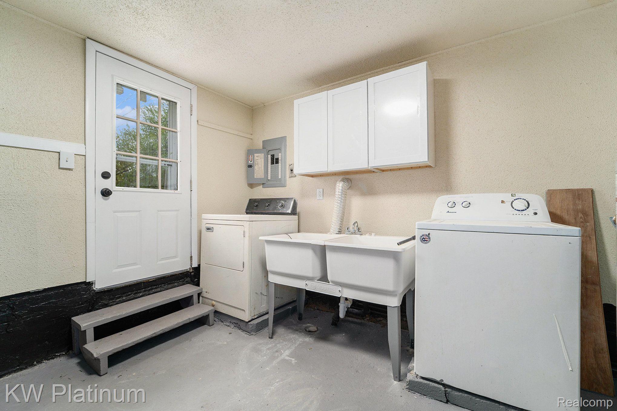21267 Waltham Road Warren, MI 48089 - Photo 20 of 21 Gallery Image 20
