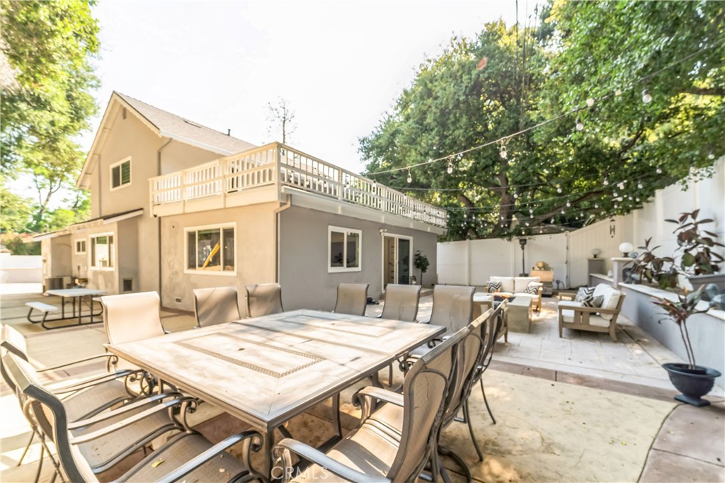 21366 Rios Street Woodland Hills, CA 91364 - Photo 6 of 25