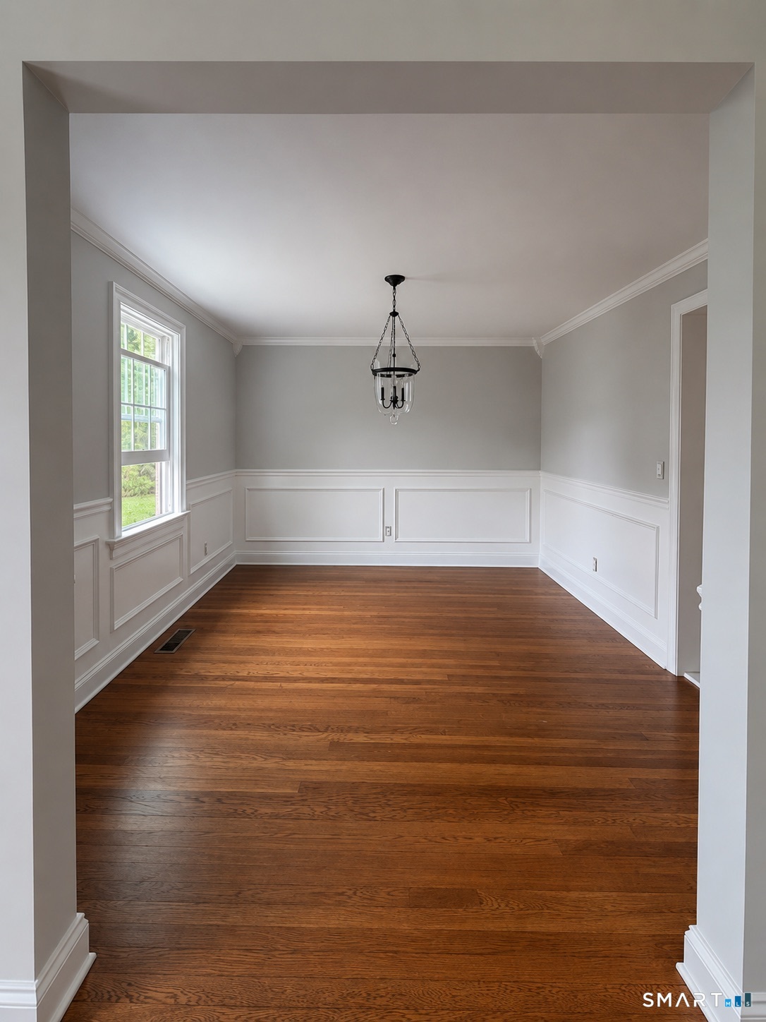 560 Old Town Road Trumbull, CT 06611 - Photo 4 of 25