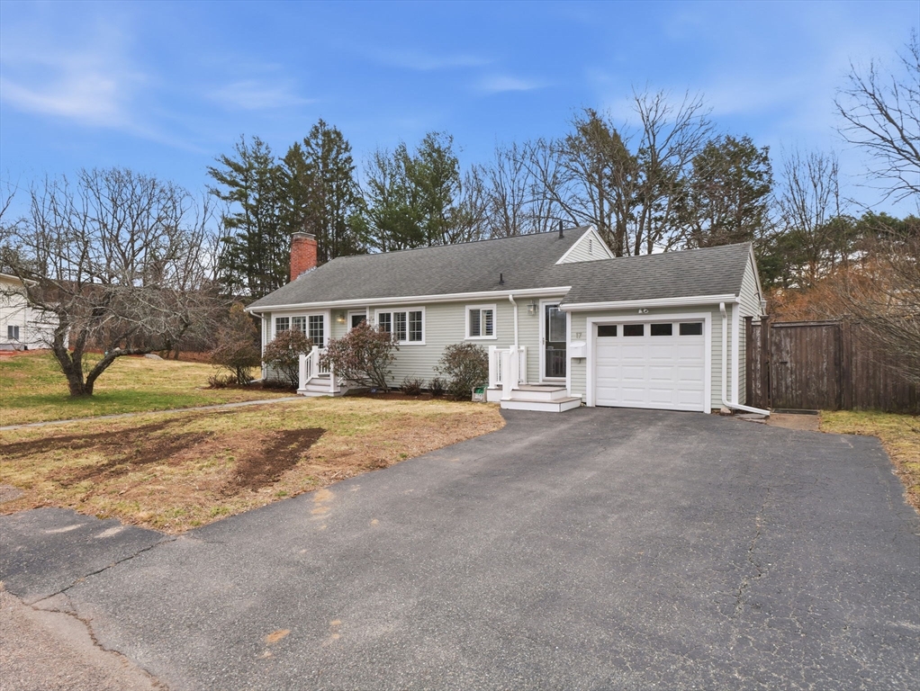 17 Daley Street Needham, MA 02494 - Photo 3 of 40