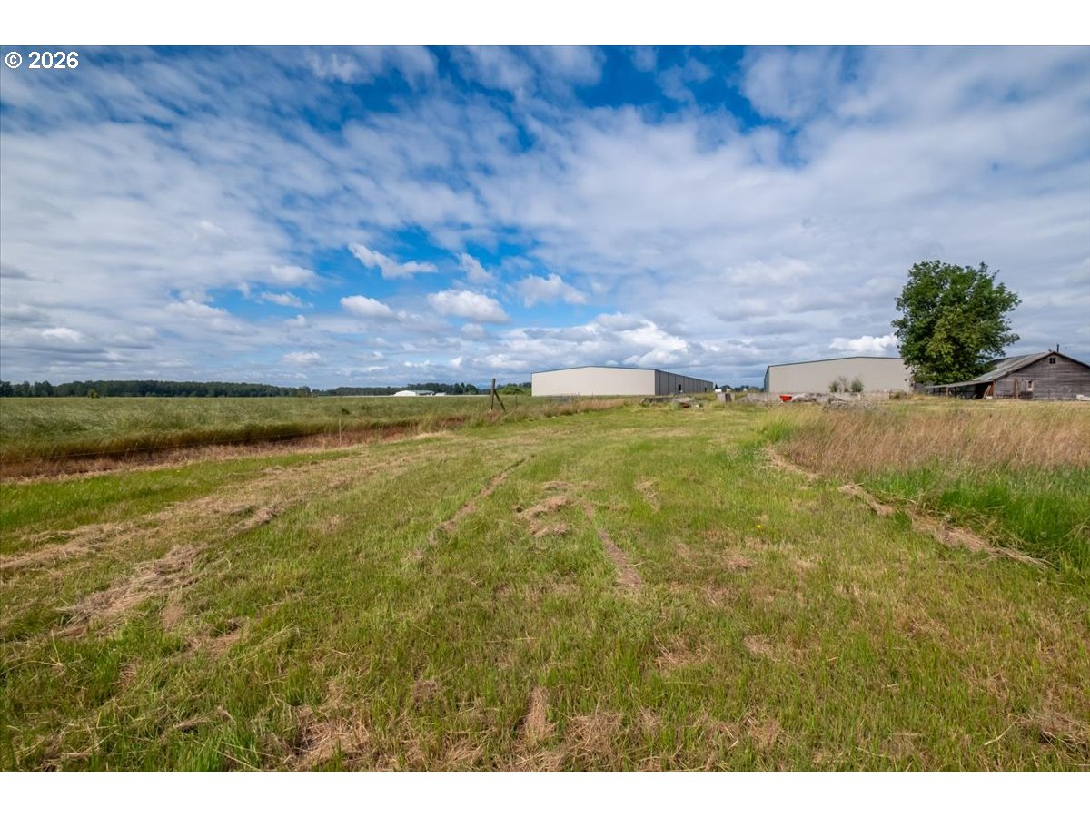 1096 Talbot Road South Jefferson, OR 97352 - Photo 20 of 36