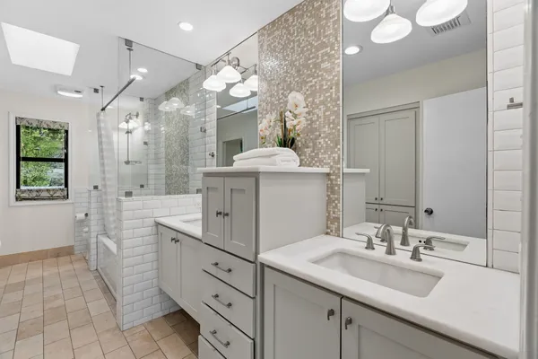 $624,900 | 6820 Cypress Point North, Unit 28, Austin, TX 78746