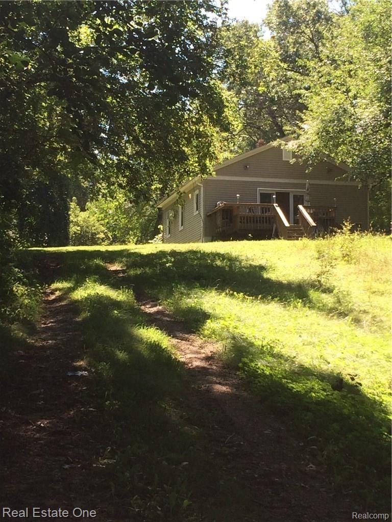 2614 Judah Road Lake Orion, MI 48359 - Photo 37 of 41 IMG_5841.JPG