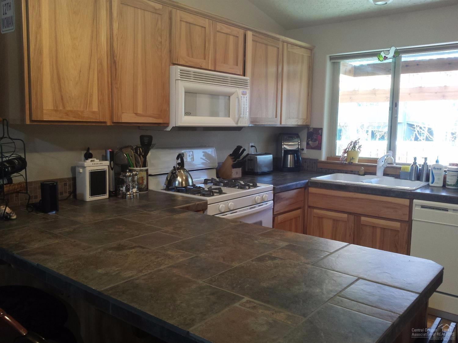 20533 Dylan Loop Bend, OR 97702 - Photo 9 of 25 Additional Photo