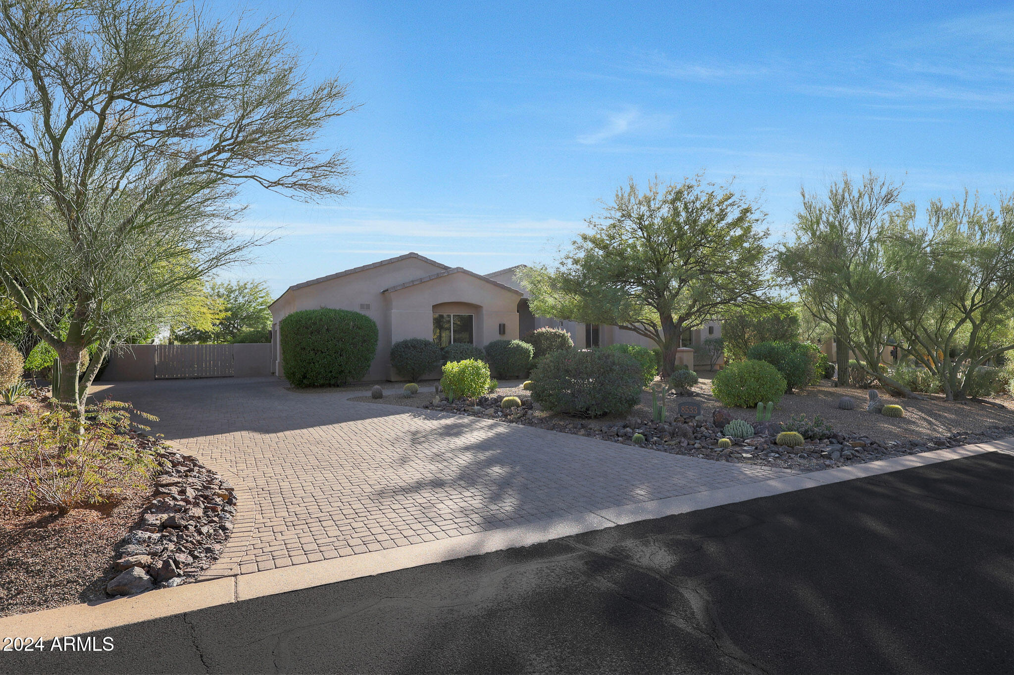 8533 East Montello Road Scottsdale, AZ 85266 - Photo 9 of 35 Pavered Driveway