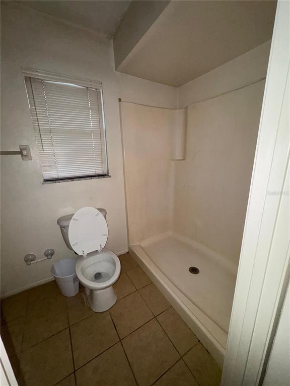 170 Windtree Lane Winter Garden, FL 34787 - Photo 11 of 14 a bathroom with a sink and a mirror