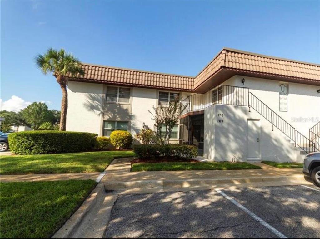 170 Windtree Lane Winter Garden, FL 34787 - Photo 2 of 14 a view of a house with a yard