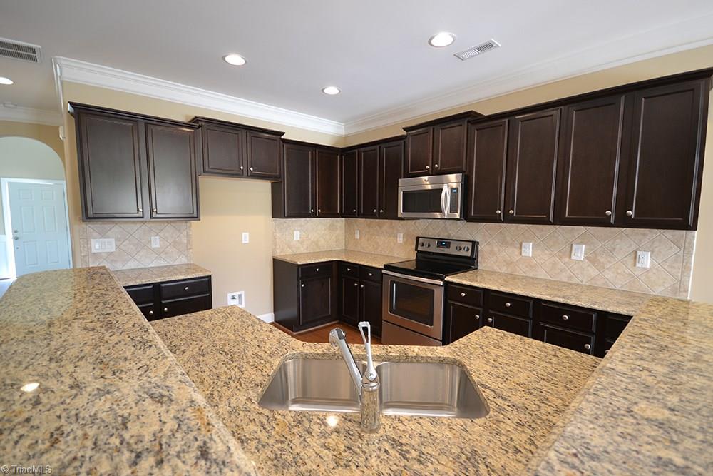 688 Nikyle Circle High Point, NC 27265 - Photo 7 of 28 Gallery Image 7