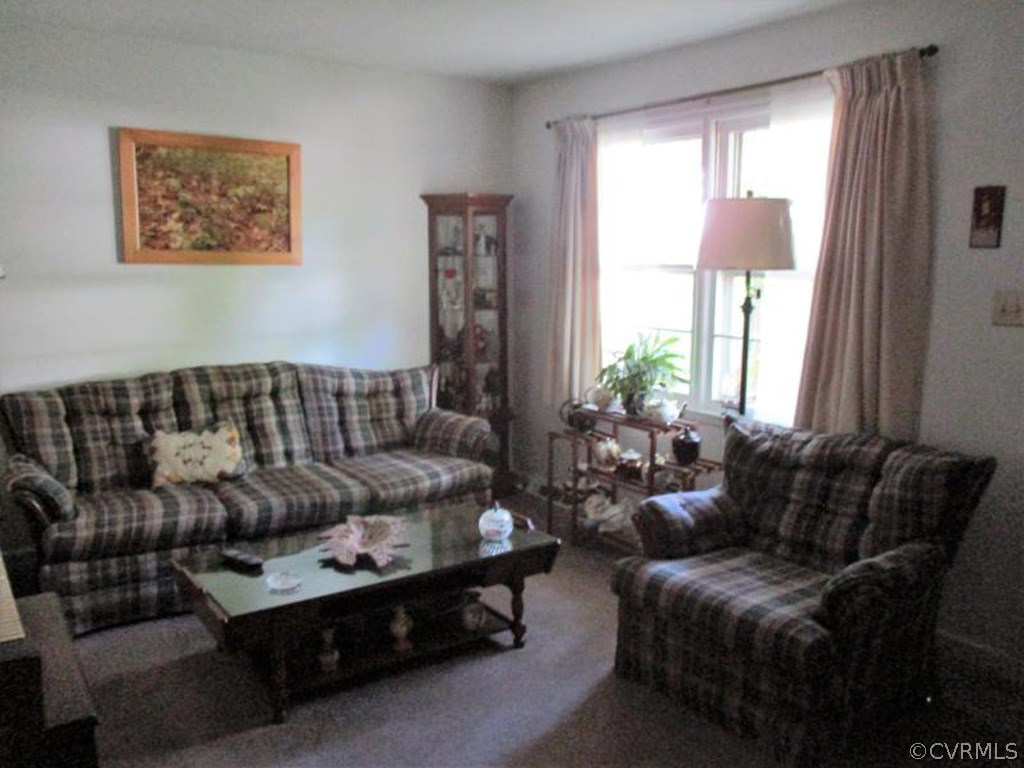 761 Estates Road Southeast Roanoke, VA 24014 - Photo 8 of 19 Gallery Image 8