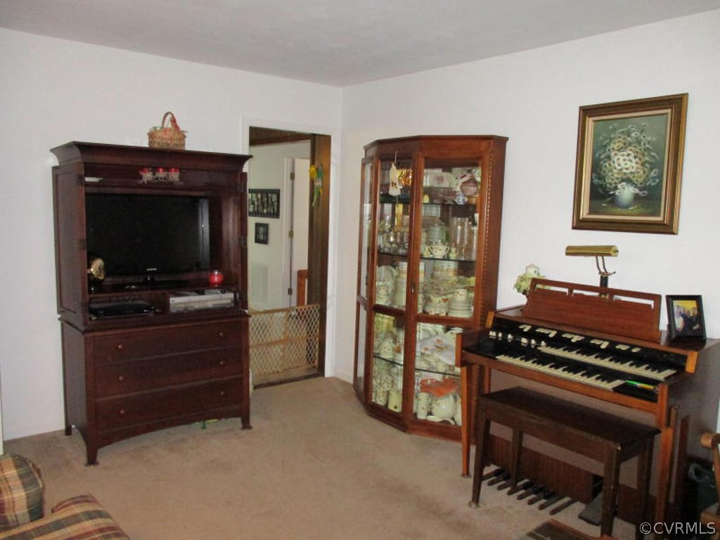761 Estates Road Southeast Roanoke, VA 24014 - Photo 10 of 19 Gallery Image 10