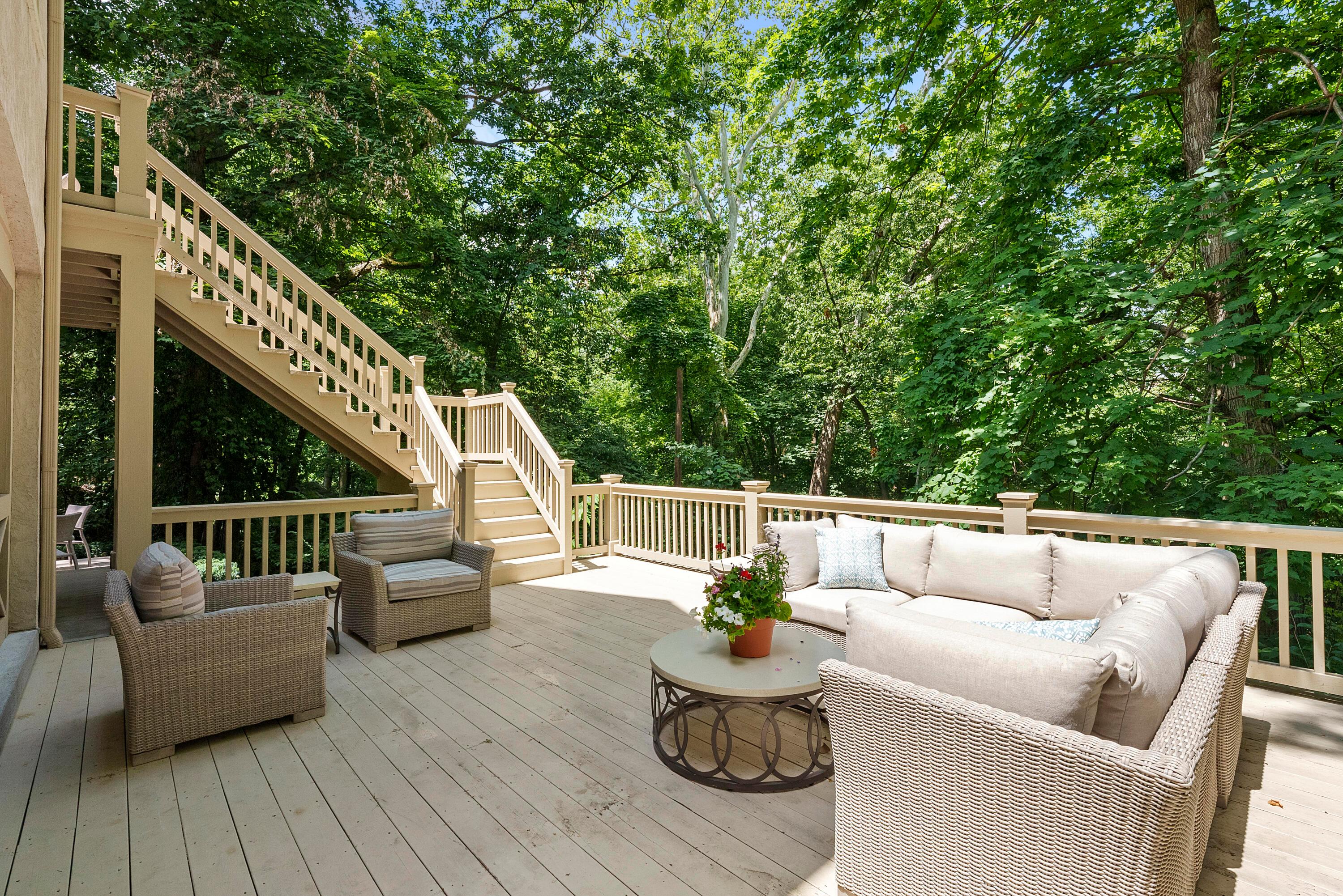 2730 Edington Road Columbus, OH 43221 - Photo 51 of 70 Large Deck