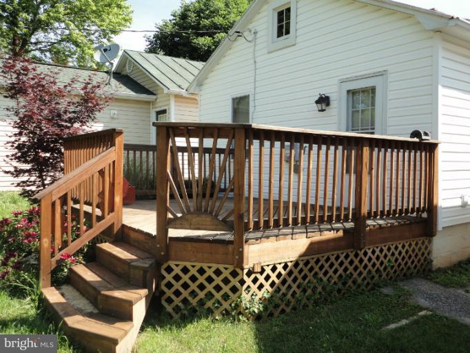 212 South George Street Ranson, WV 25438 - Photo 2 of 10 Exterior (Rear)