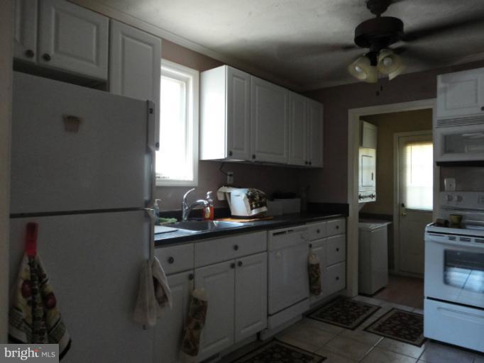 212 South George Street Ranson, WV 25438 - Photo 3 of 10 Kitchen