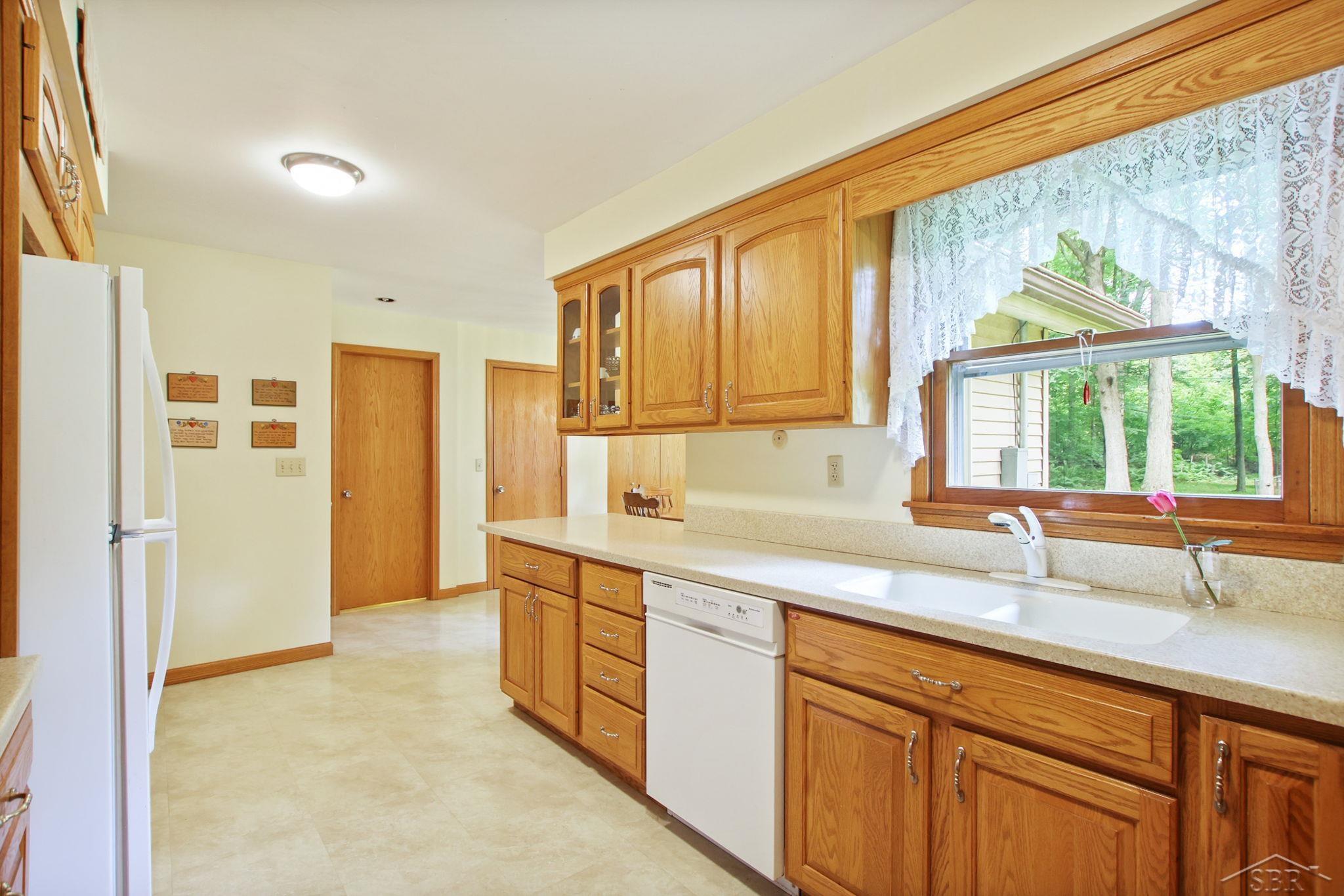 202 South Spring Street Midland, MI 48640 - Photo 14 of 46 50117475-13.JPG