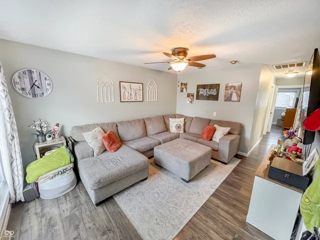 $218,000 | 118 Brentwood Lane, Whiteland, IN 46184