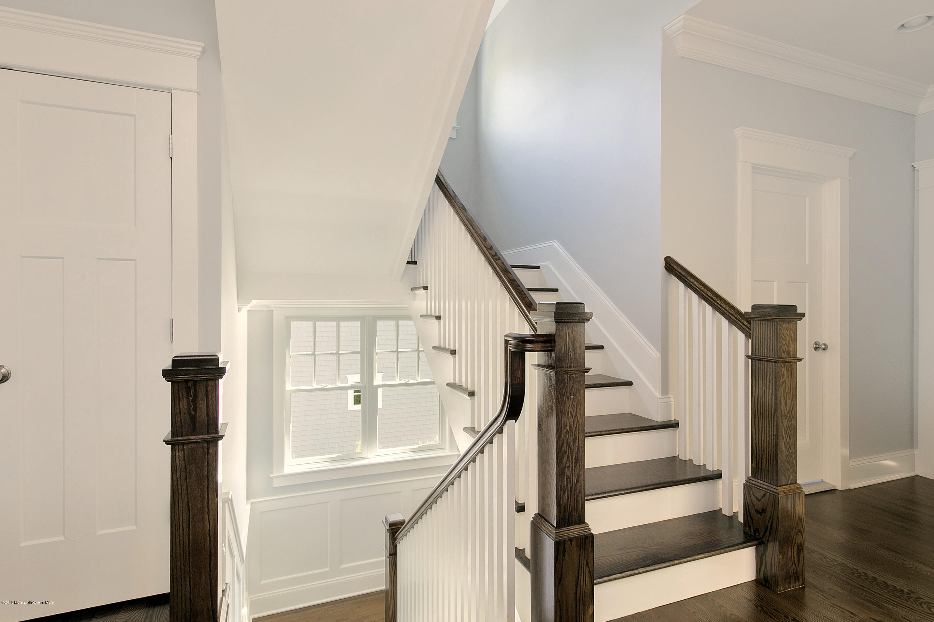 6 Clover Lane, Unit B Rumson, NJ 07760 - Photo 12 of 21 Staircase 2nd Floor