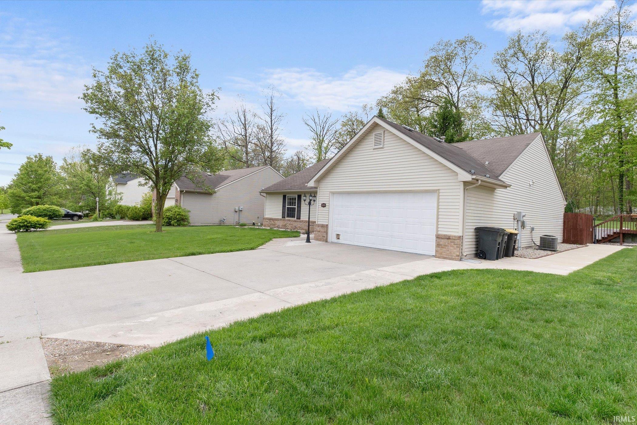 8809 Eventer Trail Fort Wayne, IN 46825 - Photo 3 of 32