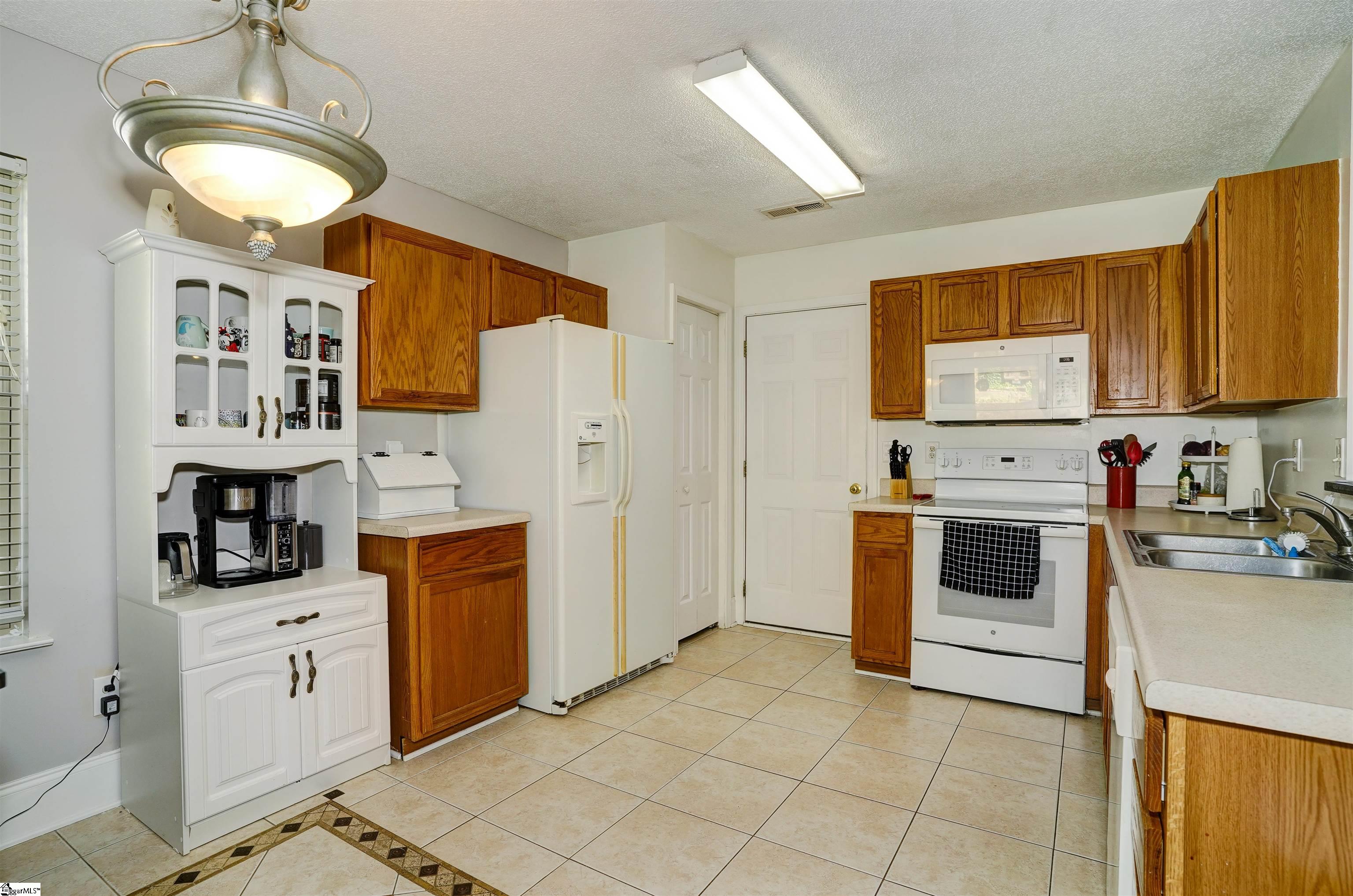 105 Reedy River Way Greenville, SC 29605 - Photo 6 of 30 Gallery Image 6