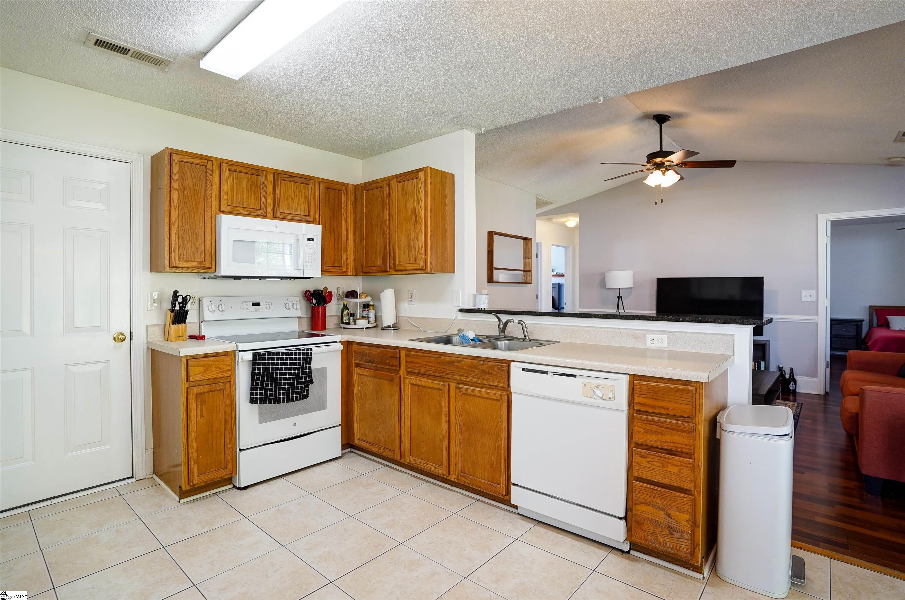 105 Reedy River Way Greenville, SC 29605 - Photo 7 of 30 Gallery Image 7