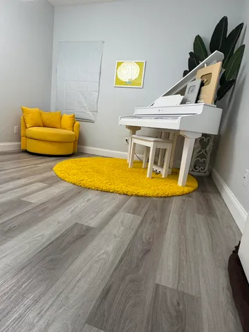 a room with wooden floor